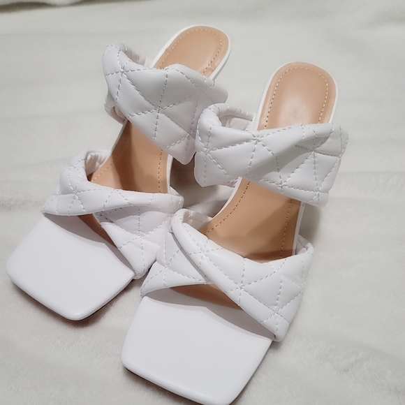 🤍Just In🤍 soft White In Heel - Picture 8 of 9